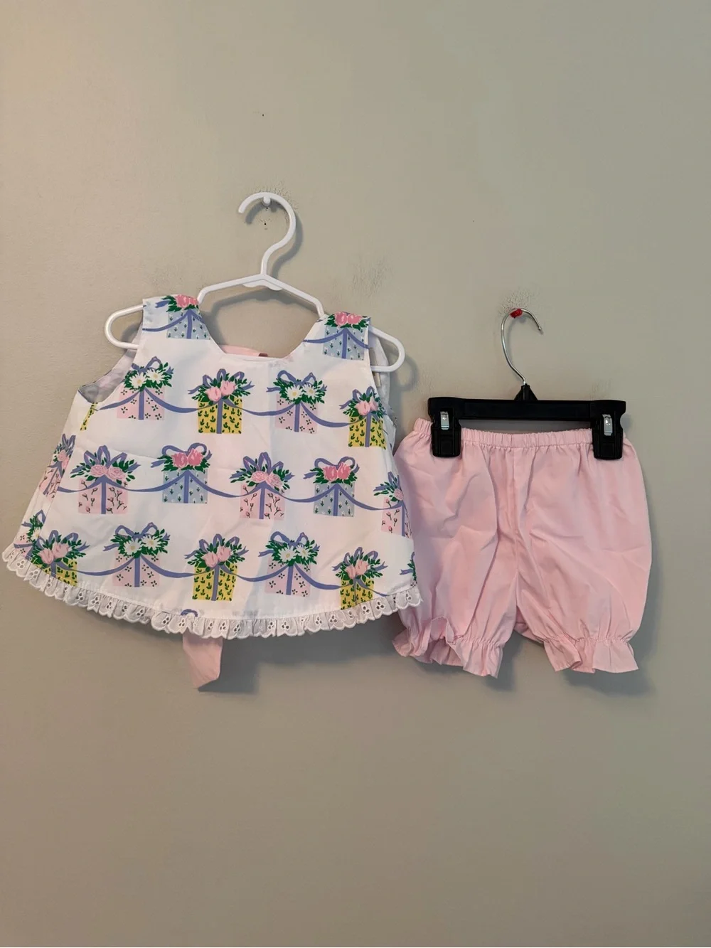 The Beaufort Bonnet Company Everyday's a Gift Swing Back Top w Matcing Bottoms